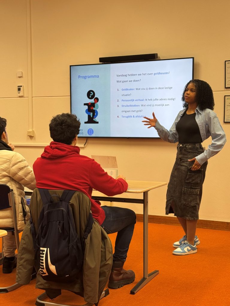 Achteraf betalen onder jongeren: herkenbaar in jouw klas?