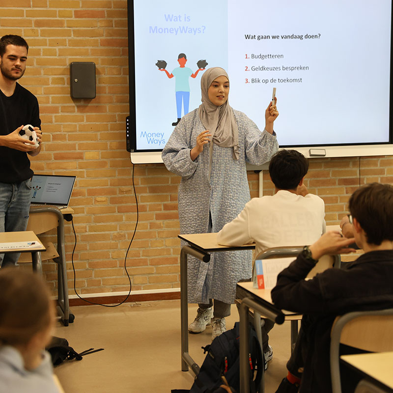 “Je staat met peer education veel dichter bij de beleveniswereld van de leerlingen”